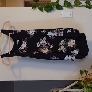 Pink/whit floral on a dark grey slate tank